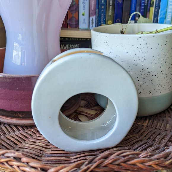 White Ceramic Circle Candle Wax Warmer Melt Burner - Picture 1 of 8